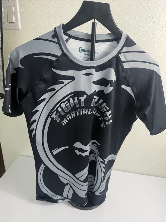 Gameness Tops - Gameness Women’s Large Fight Right Martial Arts BJJ Rash Guard Black Gray